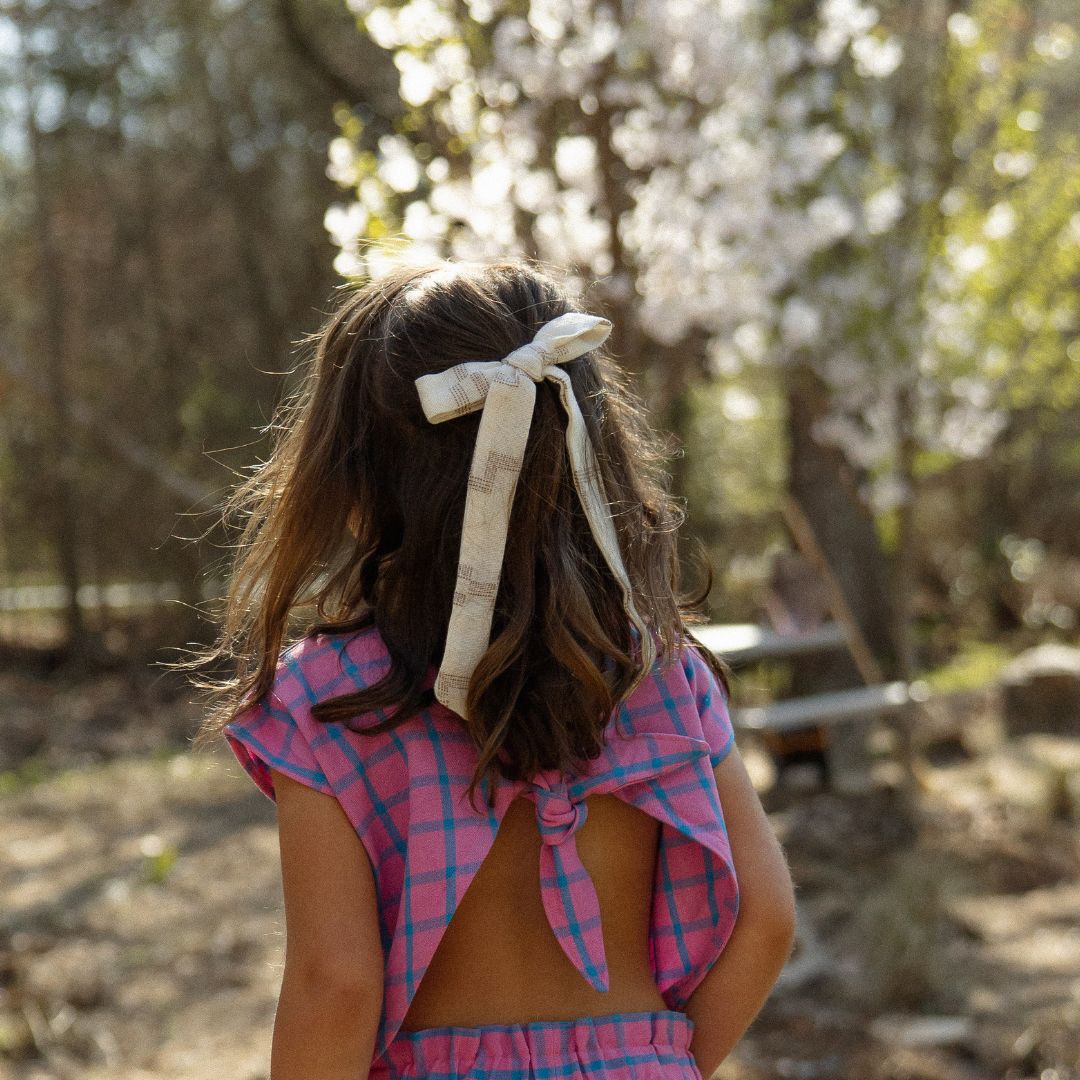 Folklore Medium Bow in Meringue