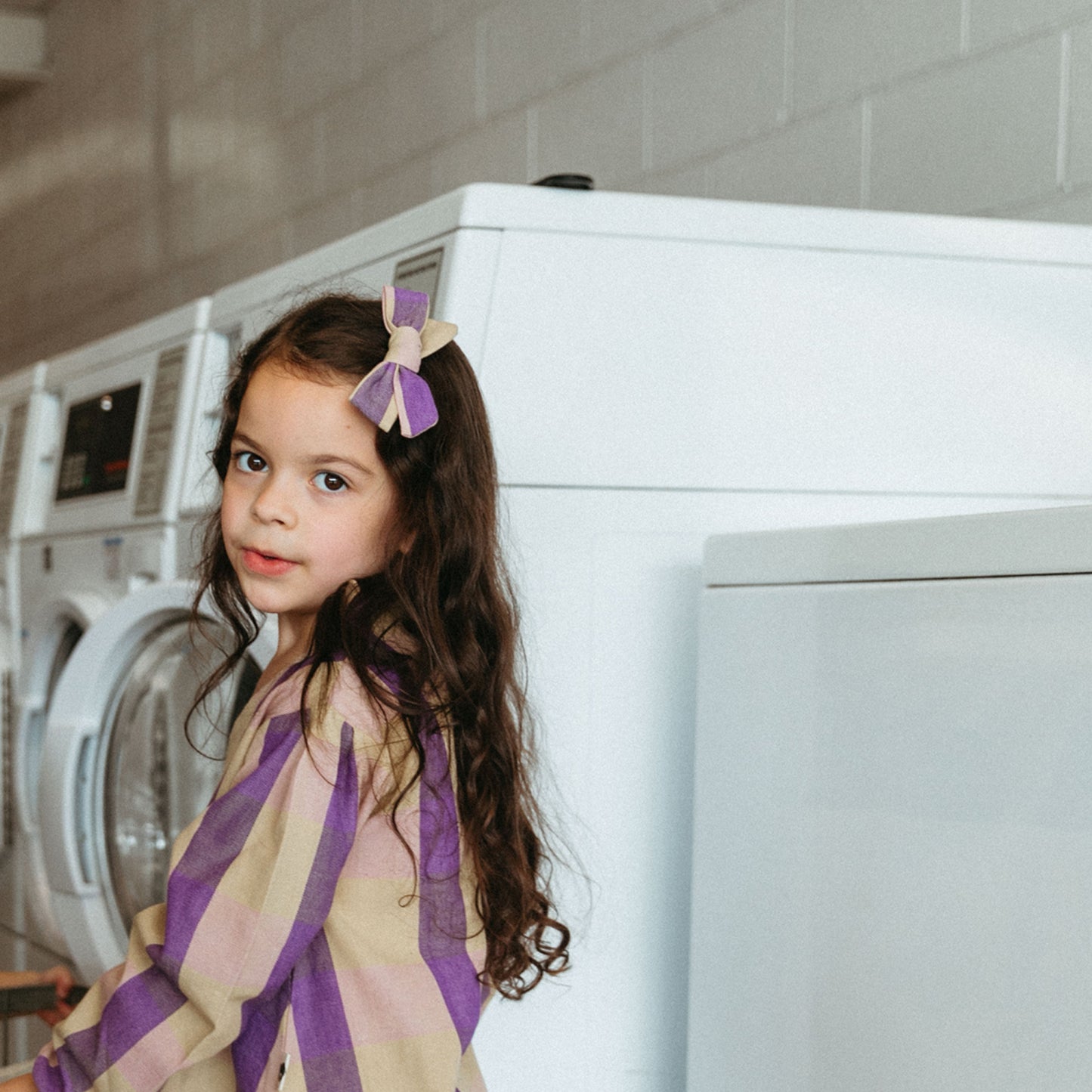 Folklore Las Ninas Medium Bow in Orchid Bloom