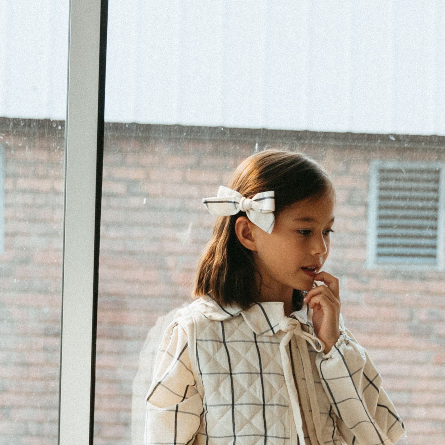 Folklore Las Ninas Medium Bow in Chestnut