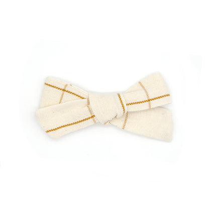 Folklore Medium Bow in Almond